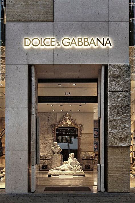 Shop Dolce&Gabbana Online .